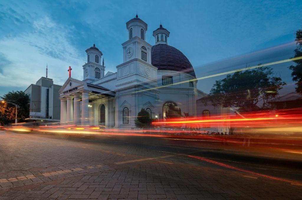 Spot On 2281 Omajo Hotell Semarang Eksteriør bilde