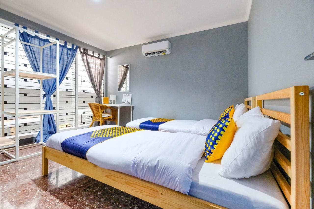 Spot On 2281 Omajo Hotell Semarang Eksteriør bilde