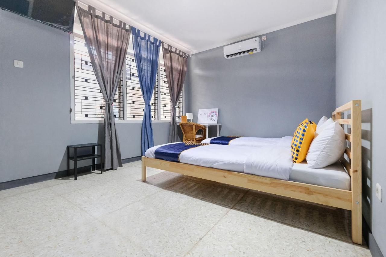 Spot On 2281 Omajo Hotell Semarang Eksteriør bilde